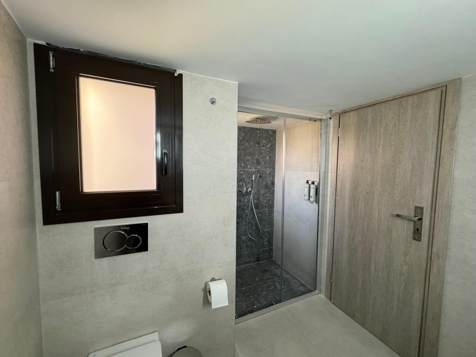 Spacious Apartment Near Monastiraki By Kozy Koala Athen Eksteriør bilde